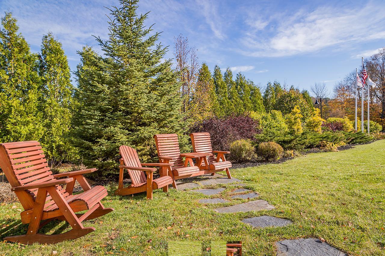 Berkshire Mountain Lodge Pittsfield Extérieur photo